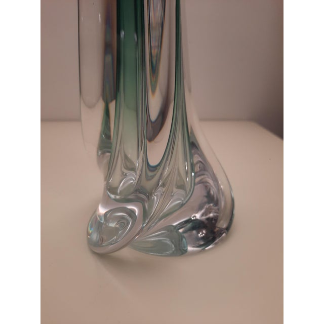 Emerald Green Crystal Table Lamp attributed to Val Saint Lambert, 1950s For Sale - Image 6 of 15