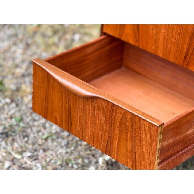 Mid-Century Modern Long Dunvegan Sideboard from McIntosh, 1960s For Sale - Image 3 of 17