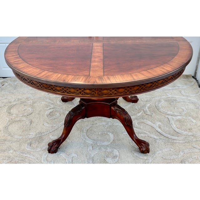 Traditional Vtg. Carved Banded Inlaid Mahogany Regency Style Round Dining Table For Sale - Image 3 of 12