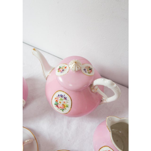 Pink Porcelain Tea Service for 11 with Medallion from Vieux, Paris, 1900s, Set of 25 For Sale - Image 12 of 14