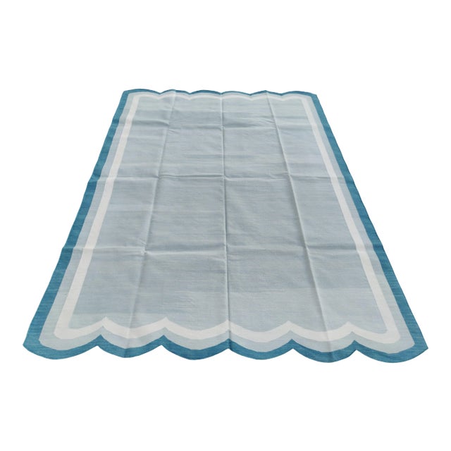 Handmade Cotton Vegetable Dyed Scalloped Edge Rug Gray With Cream and Teal Blue Border - 9x12 For Sale