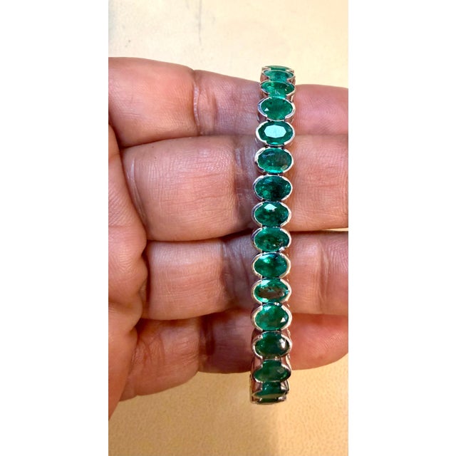 20 Ct Oval Shaped Emerald Bezel Set Bracelet 14k Yellow Gold, 21gm, 7" Long For Sale - Image 4 of 8