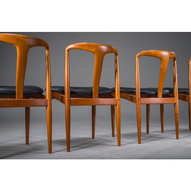 Black Juliane Dining Chairs in Teak and Black Leather by Johannes Andersen for Uldum Møbelfabrik, Denmark, 1960s, Set of 6 For Sale - Image 8 of 18