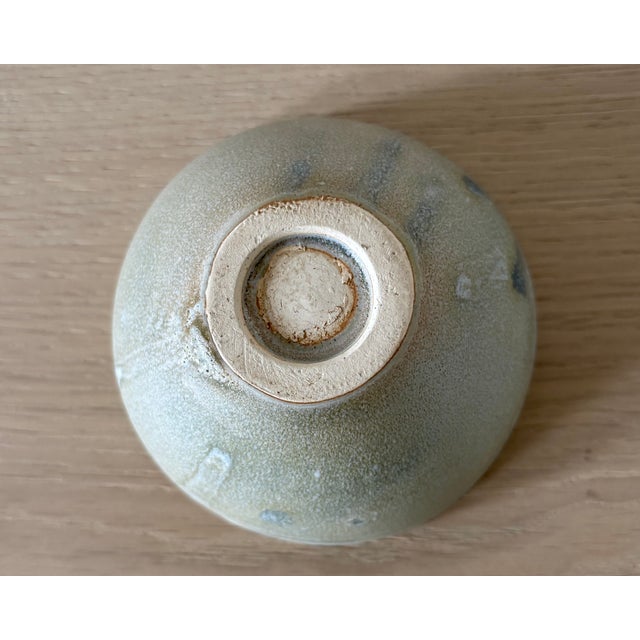 American Studio Pottery Bowl With Blue-Gray Reactive Glaze, New York For Sale In New York - Image 6 of 6