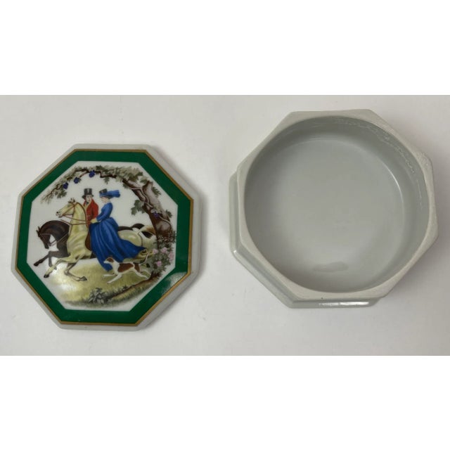 White Elizabeth Arden Porcelain Box Southern Heirlooms Made in Japan For Sale - Image 8 of 12