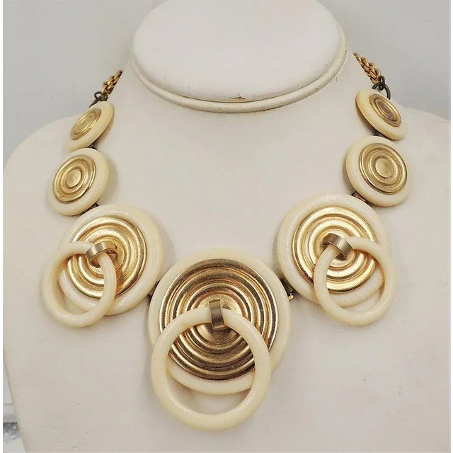 Ivory 1970s Ugo Correani Modernist Goldtone White Lucite Necklace For Sale - Image 8 of 9