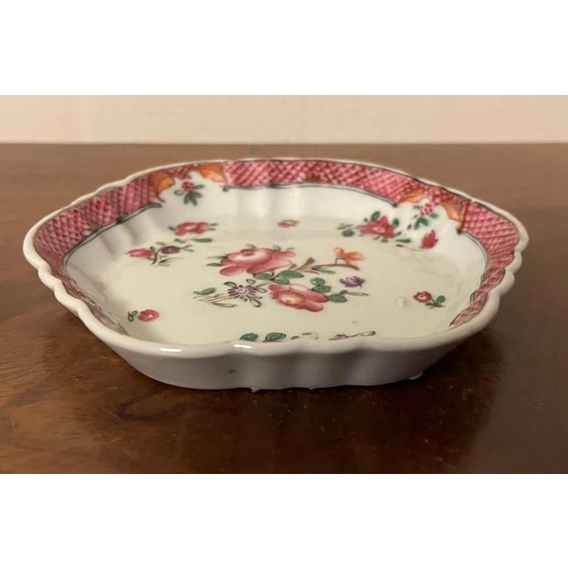 18th Century Chinese Export Porcelain Famille Rose Hexagonal Tea Pot Stand For Sale - Image 4 of 10