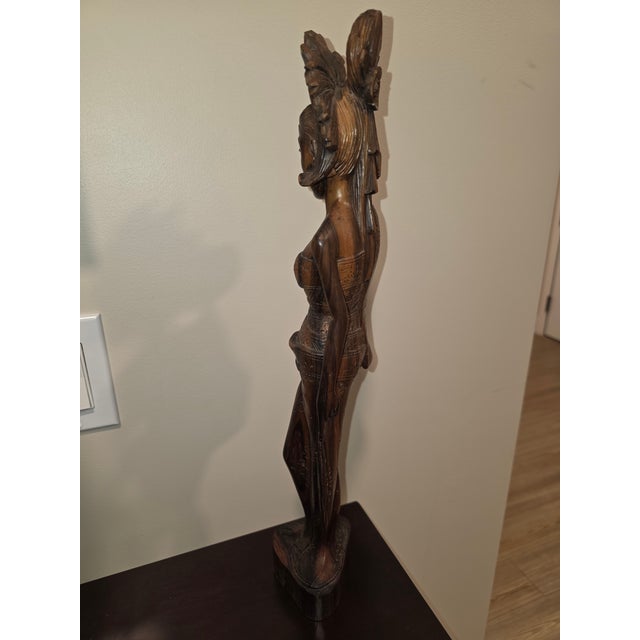 1950s Large 18.5" Mid-Century Two-Tone Macassar Ebony Balinese Offering Maiden Sculpture For Sale - Image 5 of 12