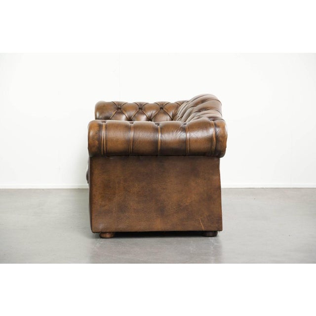 English Cowhide Chesterfield 2-Seater Sofa For Sale - Image 4 of 14