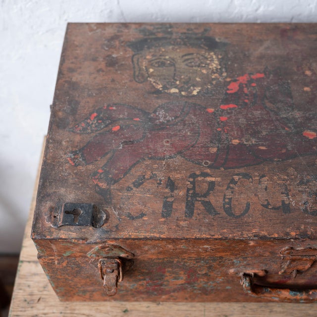 Painted Iron Folk Art Circus Trunk for D. Beer, c.1925 For Sale In Savannah - Image 6 of 13