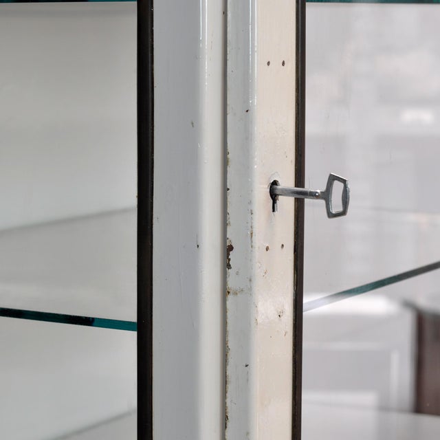 White Vintage Medicine Cabinet, 1970s For Sale - Image 8 of 11