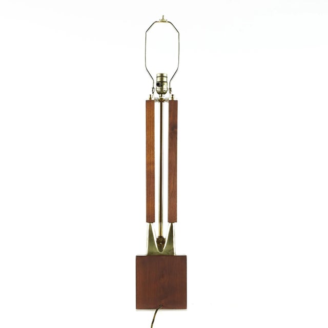 Laurel Mid Century Brass and Walnut Table Lamps - Pair For Sale In Chicago - Image 6 of 10