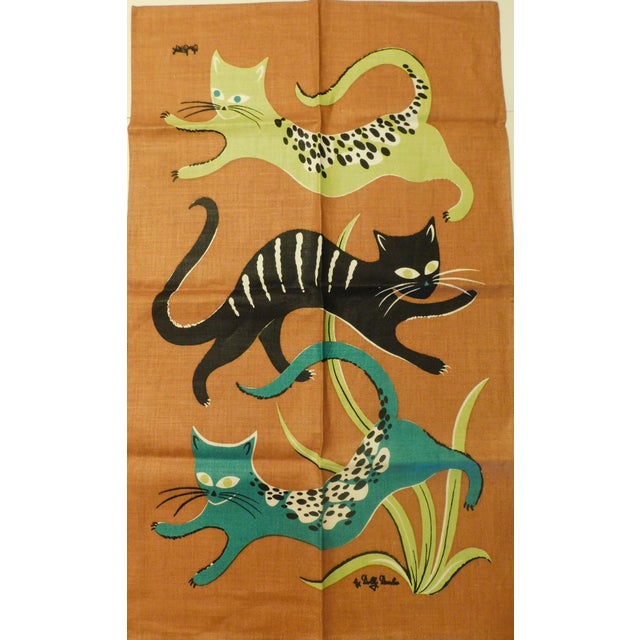 Designed by Dolly Dembo for Kay Dee Designs in Hope Valley, Rhode Island, this mid-century linen is an absolute...