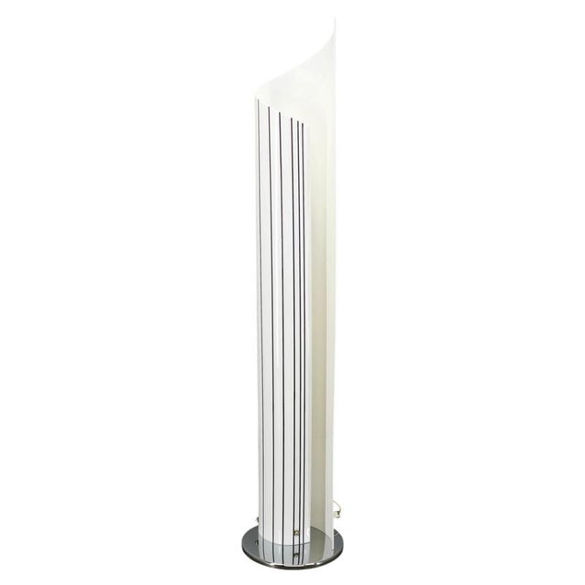 Vintage Italian Space Age Acrylic Sculptural Floor Lamp, 1980s For Sale - Image 13 of 13