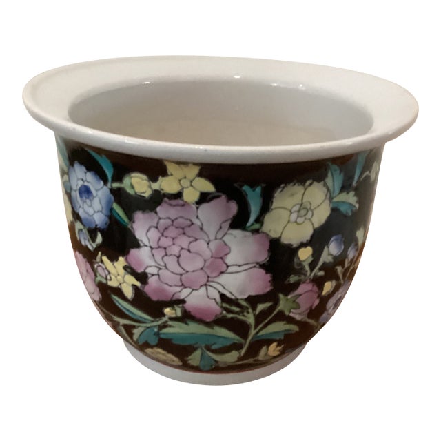 Vintage Chinese Hand Painted Family Noire Porcelain Jardiniere/Cachepot For Sale