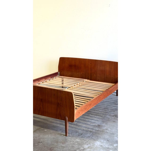 Vintage Danish Teak Full Size Bed Frame – Mid-Century Modern Scandinavian Platform Bed 1960s For Sale - Image 4 of 10