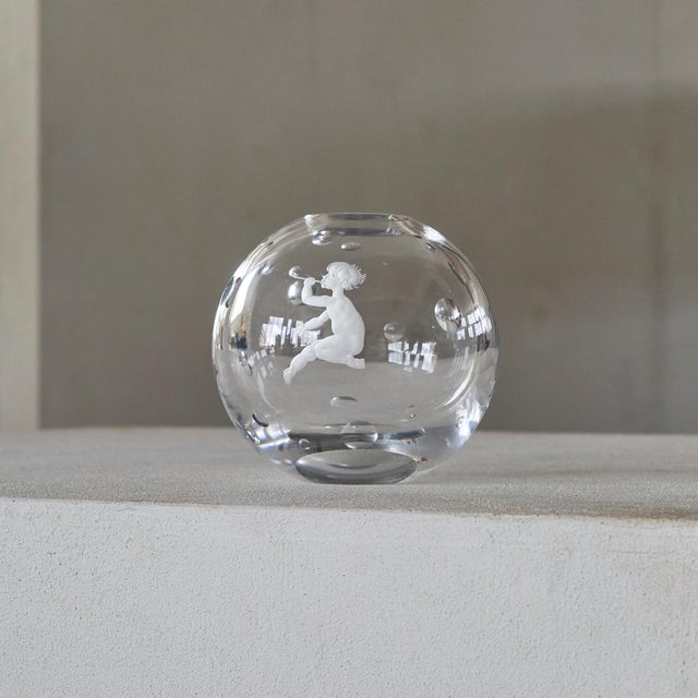 Orrefors Bubbles Vase in Etched Glass attributed to Vicke Lindstrand for Orrefors, Sweden, 1930s For Sale - Image 4 of 11