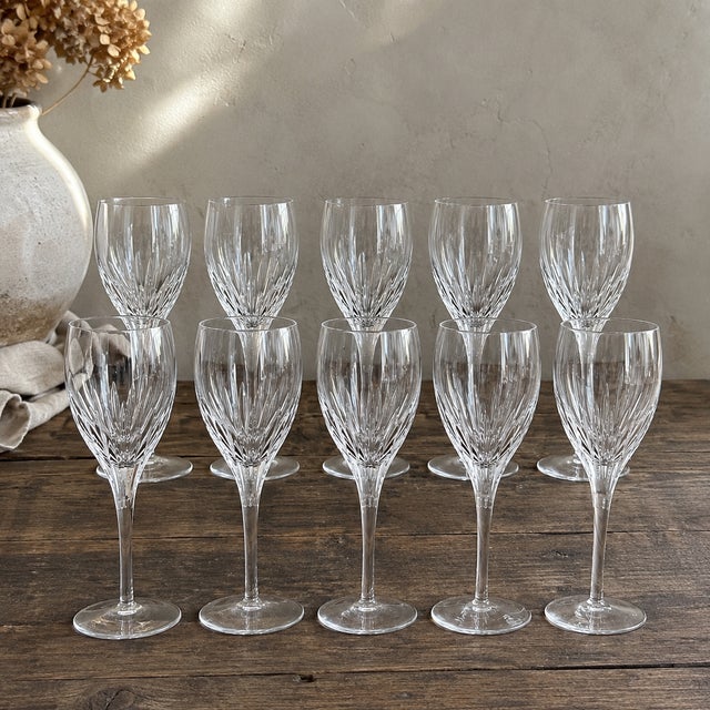 Add a touch of timeless sophistication to your table with these stunning vintage Mikasa Phoenix glasses. This elegant...