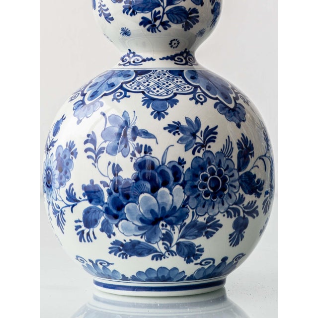 Vintage Royal Delft Blue & White Ceramic Table Lamps with New Vermilion Silk Shades, Set of 2 For Sale - Image 3 of 18