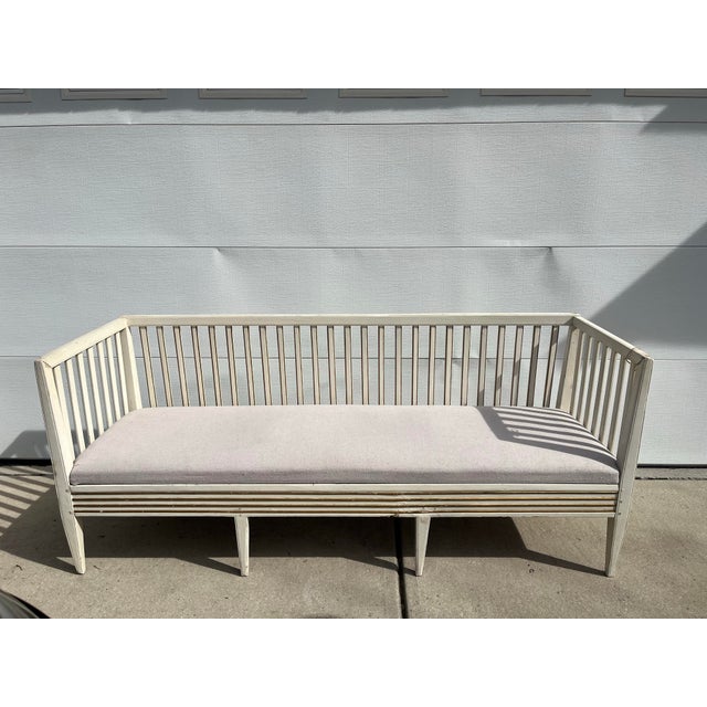 Beautiful Gustavian wooden bench/ sofa! New upholstered seat! Some repairs over the years! 1810-40. In great structural...
