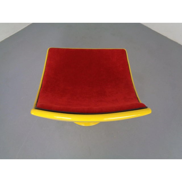 Italian Fiberglass Swivel Chair, 1960s For Sale - Image 15 of 18