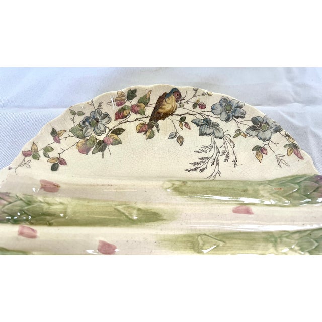 1890s English Majolica Shell Shape Asparagus Plate For Sale - Image 4 of 11