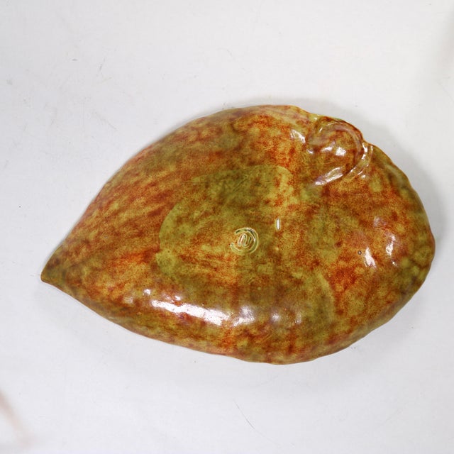 Mid 20th Century Mid 20th Century English Traidional Japanese Majolica Begonia Leaf Plate For Sale - Image 5 of 9
