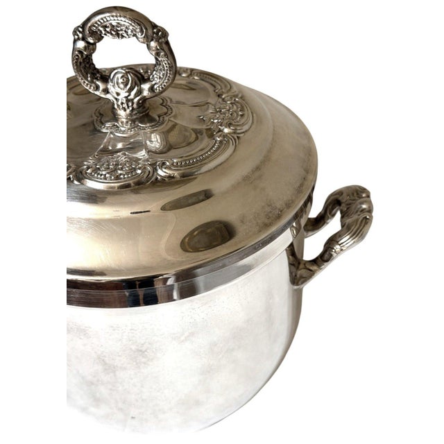 Metal Vintage Rococo Oneida Usa Silverplate Covered Ice Bucket Ornate Floral Lid Glass Liner For Sale - Image 7 of 9