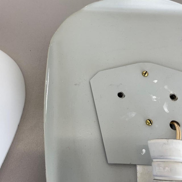 Shell Wall Light by Wilhelm Wagenfeld for Peill & Putzler, Germany, 1950s For Sale - Image 11 of 18