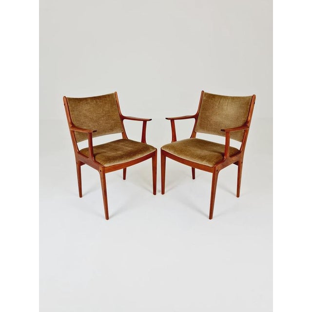 Mid-Century Modern Danish Armchair with Teak Frame and Gray Upholstery by Johannes Andersen for Uldum Møbelfabrik, 1960s For Sale - Image 3 of 14