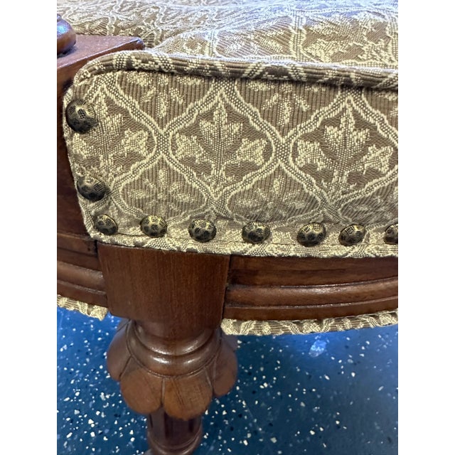 Vintage 1930's Louis XV Style Accent Chair in Neutral Linen For Sale - Image 4 of 15
