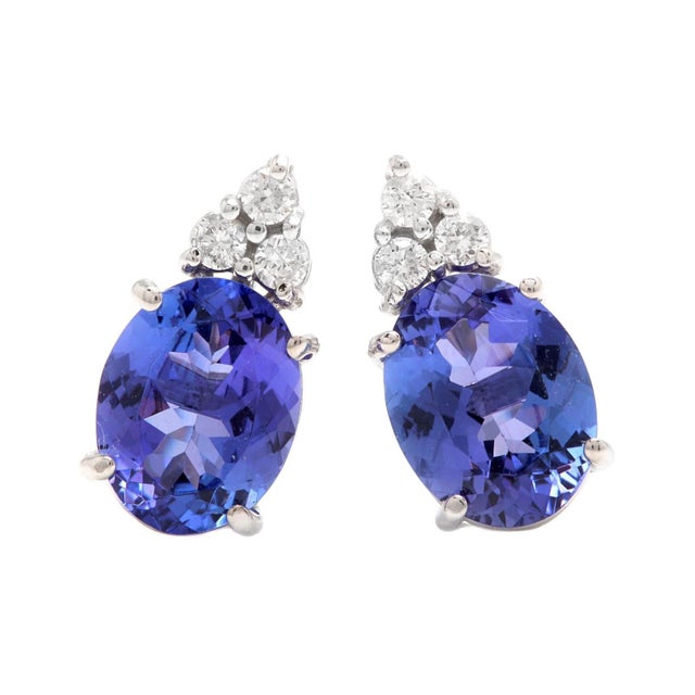 Metal Natural Tanzanite and Natural Diamond Earrings in 18k Gold For Sale - Image 7 of 8