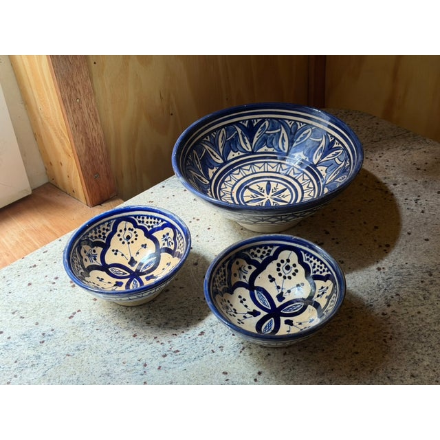 Vintage Moroccan Safi Pottery Nesting Bowl Set in Hand-Painted Cobalt Blue, 1950, Set of 3 For Sale - Image 12 of 17