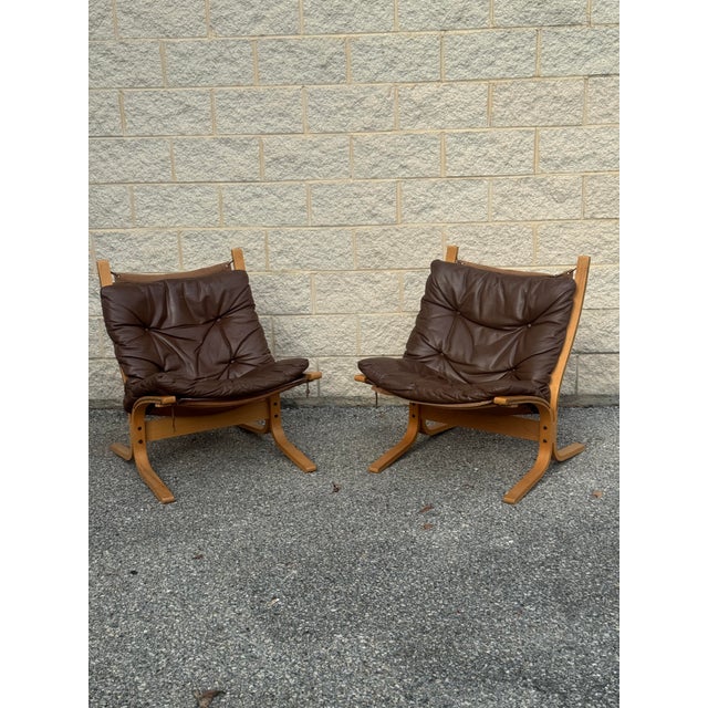 Pair of 1970s Scandinavian Modern Bentwood & Brown Leather Lounge Chairs For Sale - Image 10 of 12