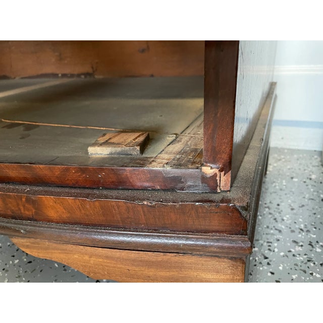 Early 19th Century Mahogany Bowfront Dresser/Chest For Sale - Image 9 of 12