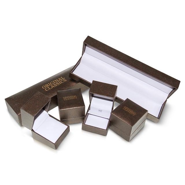 Silver .925 Sterling Silver 1.0 Cttw Round & Baguette Cut Diamond 7" Alternating Round and Square Station Tennis Bracelet (I-J Color, I3 Clarity) For Sale - Image 8 of 8