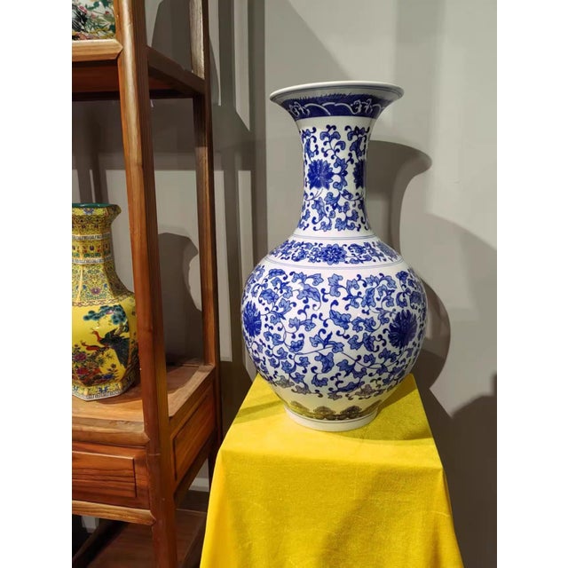 Ancient Chinese Blue-and-White Porcelain Vases For Sale - Image 4 of 7