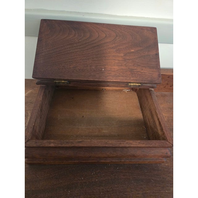 19th Century American Victorian 3-Drawer Dresser, Knapp Joints For Sale - Image 4 of 5