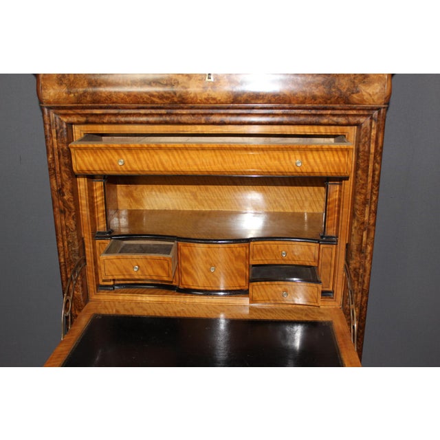 Louis Philippe Secretaire in Burr Walnut, 1800s For Sale - Image 9 of 18