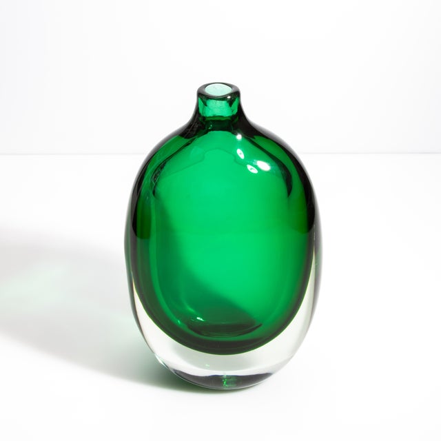 Hand Blown Murano Vase Sommerso in Emerald Green For Sale - Image 4 of 8