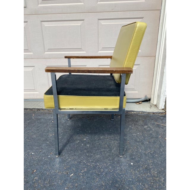 1950s Mid-Century Modern Yellow Vinyl Accent Chair For Sale In Denver - Image 6 of 10