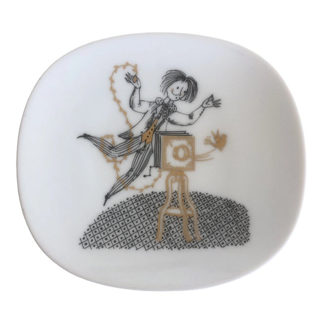 Vintage Black, White and Gold Rosenthal Peynet Porcelain Dish Featuring Floating Photographer For Sale