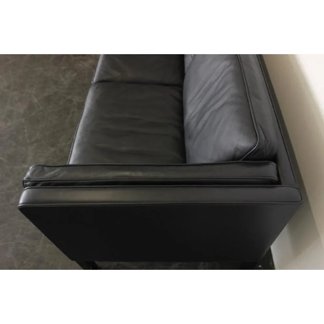 Mid-Century Modern Model 2332 Sofa in Leather by Børge Mogensen for Fredericia For Sale - Image 3 of 14