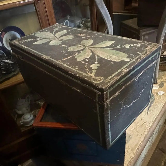 Late 19th Century 1890s Louis Philippe Brown and Green Lacquered Wood Sicilian Box For Sale - Image 5 of 9