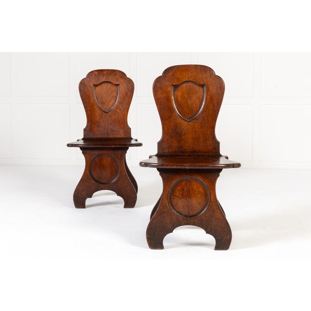 Antique English Hall Chairs, 1700s, Set of 2 For Sale - Image 3 of 10
