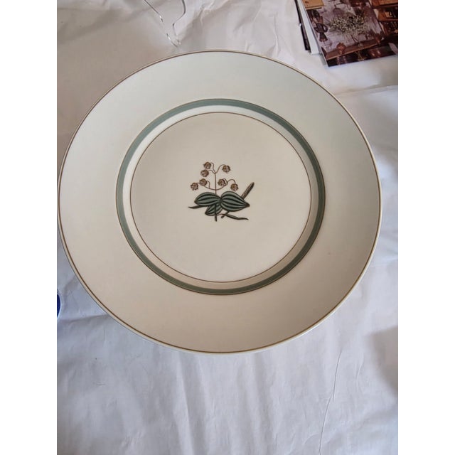 Royal Copenhagen Quaking Grass Pattern Dinner Plates 12 For Sale In San Antonio - Image 6 of 7