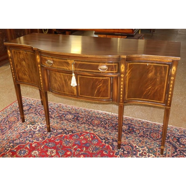 Hepplewhite 1990s Kittinger Regency Hepplewhite Style Mahogany Inlaid Server Buffet Sideboard For Sale - Image 3 of 11