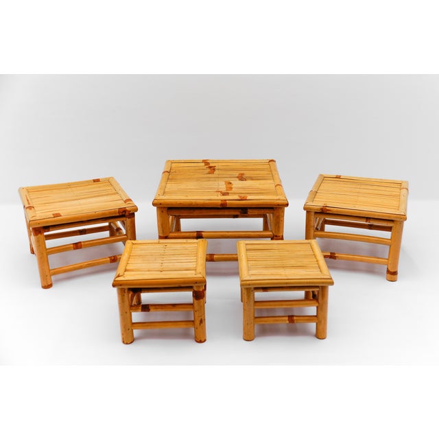 Three different sizes. A total of 5 small tables. Dimensions: Width x Length x Height The two smallest: 25 cm x 25 cm x 20...