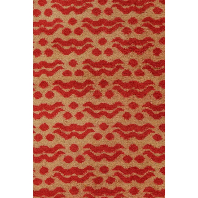 Mid-Century Modern Vintage Zeki Müren Runner Rug in Beige With Red Cintamani Motifs | Rug & Kilim For Sale - Image 3 of 7