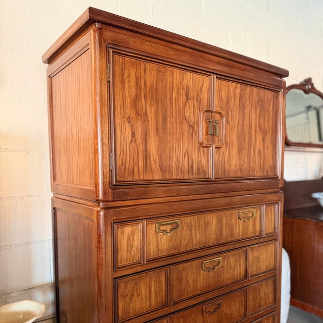Thomasville Vintage Gentleman's Chest of Drawers by Thomasville Furniture For Sale - Image 4 of 10